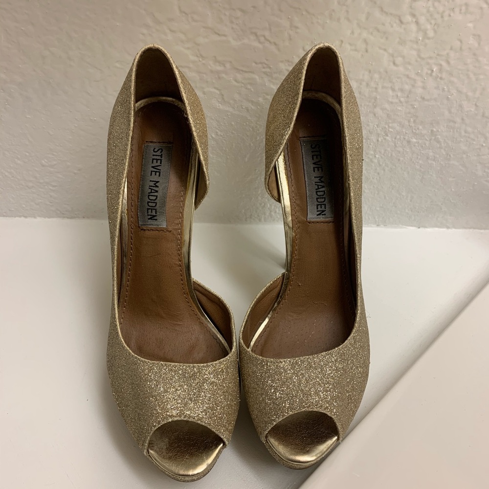 Sparkly gold Steve Madden heels